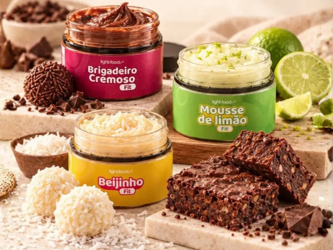 Brigadeiro cremoso, mousse de limão, beijinho e brownie, da linha Doces fit da Light Food Way